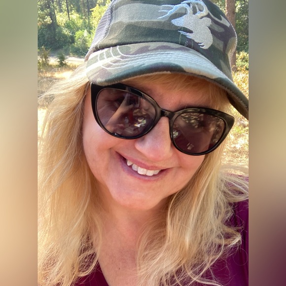 Meet your Posher, Leanna - Picture 1 of 1